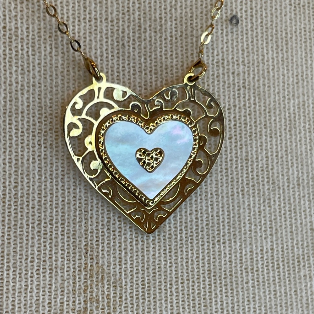 Solid 14k Gold Heart Mother of Pearl Pendant Necklace’s in 20”.